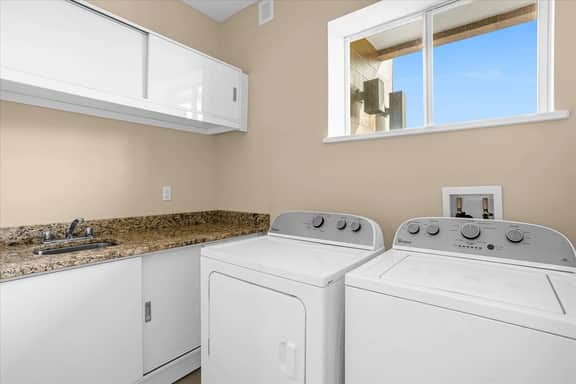 3 Bedroom/ 3.5 Bathroom/ Magic Village (7657 AS)