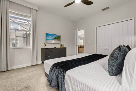 5 Bedrooms / 5 Bathrooms / Paradise (2924BP)