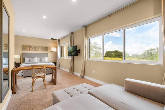 4 Beds / 4.5 Baths / Magic Village Views (3085RW)