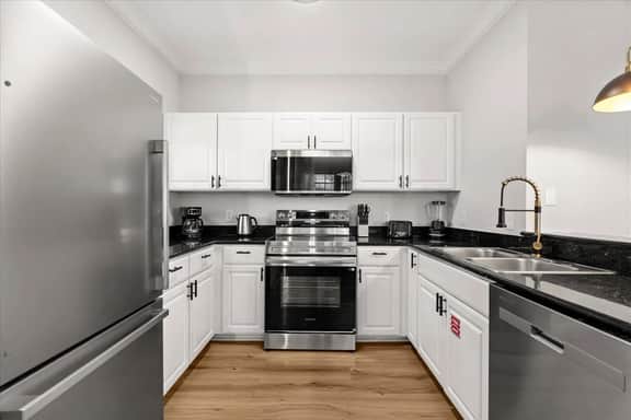 4 Bedrooms/ 3 Bathrooms/ Lucaya Village (8-101)