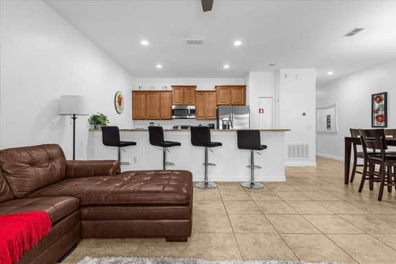 4 Bedroom/ 3 Bathroom/ Paradise Palms (8953BP)