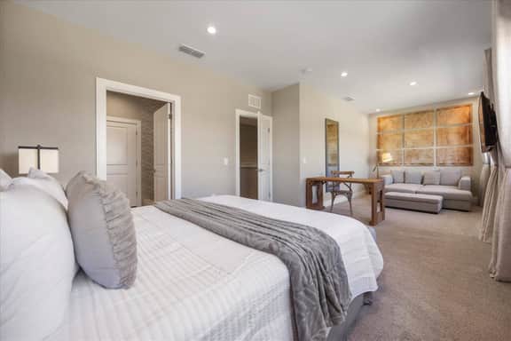 4 Bedrooms / 4.5 Bathrooms/ Magic Village (7566BD)