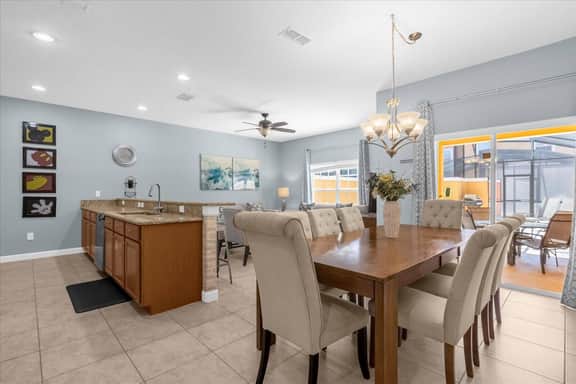 4 Bedrooms / 3 Bathrooms/ Paradise Palms (2931BU)