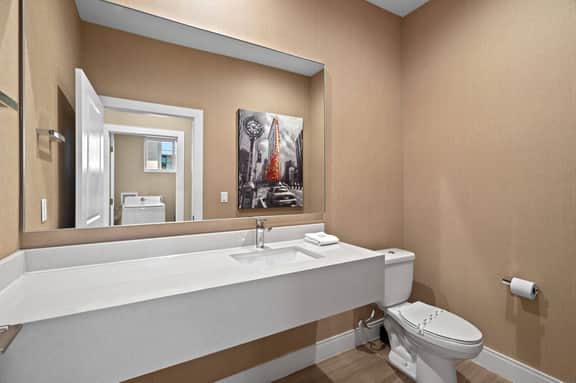 4 Bedrooms/ 4.5 Bathrooms/ Magic Village (3092 RW)