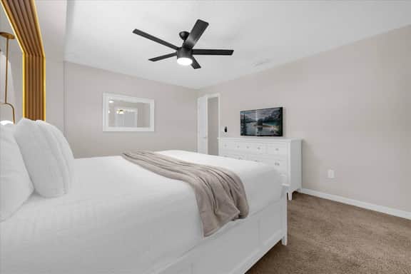 4 Bedrooms / 3 Bathrooms/ Paradise Palms (2961BP)