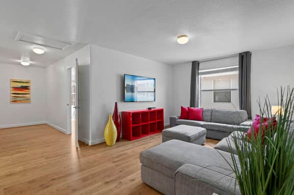 6 Bedrooms / 5 Bathrooms / Paradise Palms (2981BP)