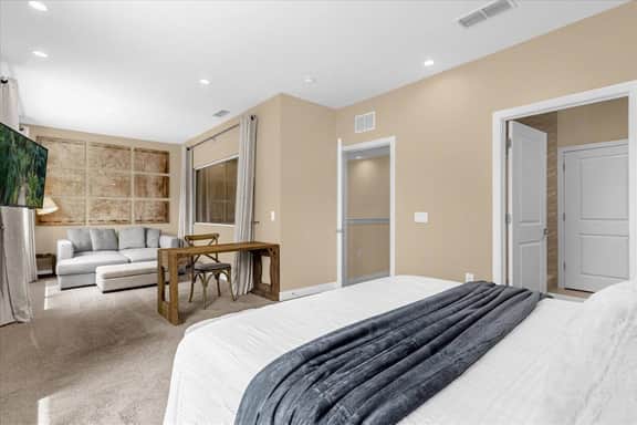 3 Bedrooms/ 3.5 Bathrooms/ Magic Village (7584 BD)