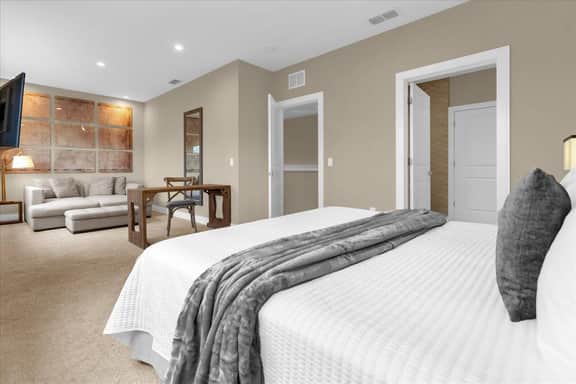 4 Bedroom/4.5 Bathroom/Magic Village Views(3131RW)
