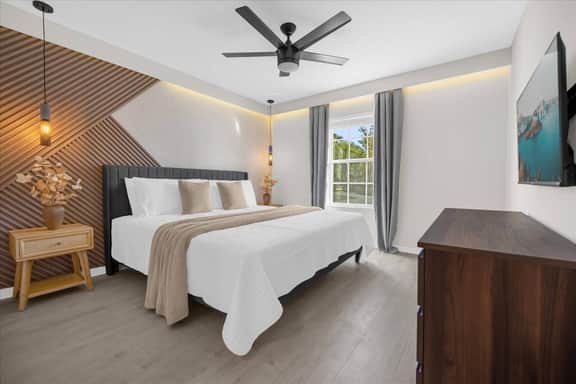 4 Bedrooms / 3 Bathrooms/ Paradise (2907BP)