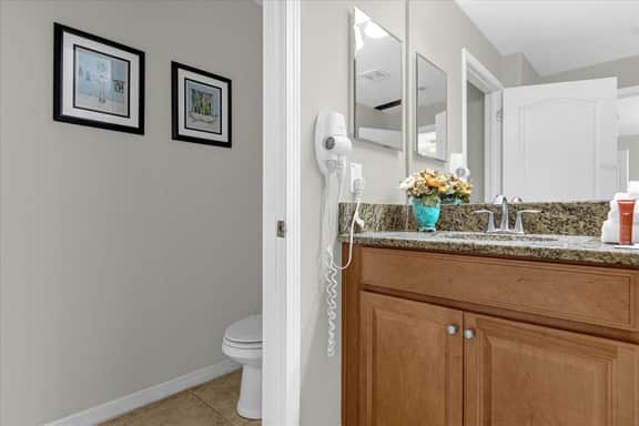4 Bedrooms / 3 Bathrooms / Paradise Palms (8976 MP)
