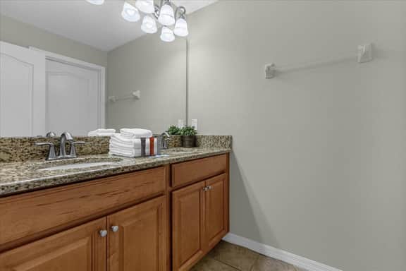 4 Bedrooms / 3 Bathrooms / Paradise Palms (8976 MP)