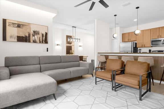 4 Bedrooms / 3 Bathrooms / Paradise Palms (8963 CP)
