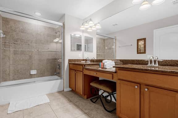 5 Bedroom/ 4 Bathroom Paradise Palms (8964 CP)