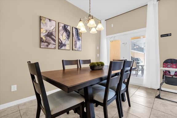 4 Bedrooms / 3 Bathrooms / Paradise Palms (8977CP)