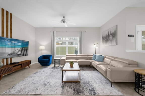 5 Bedrooms / 4 Bathrooms / Paradise (8980 CoP)