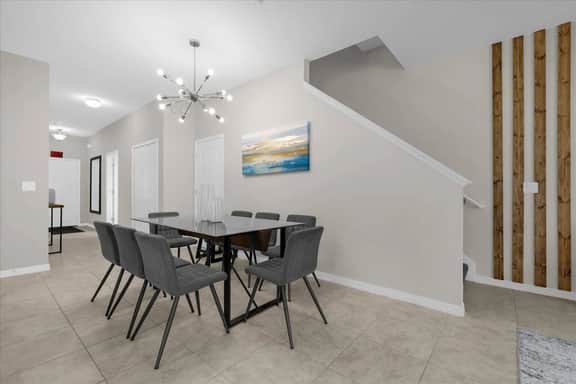 5 Bedrooms / 4 Bathrooms / Paradise (8980 CoP)