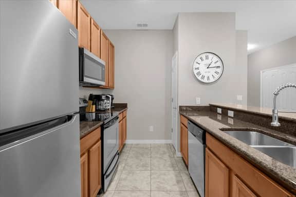5 Bedrooms / 4 Bathrooms / Paradise (8980 CoP)