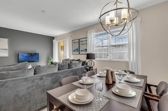 5 Bedrooms / 4 Bathrooms / Storey Lake (4890 RC)