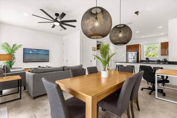 2 Bedrooms / 2.5 Bathrooms / Regal Oaks (2634 CL)