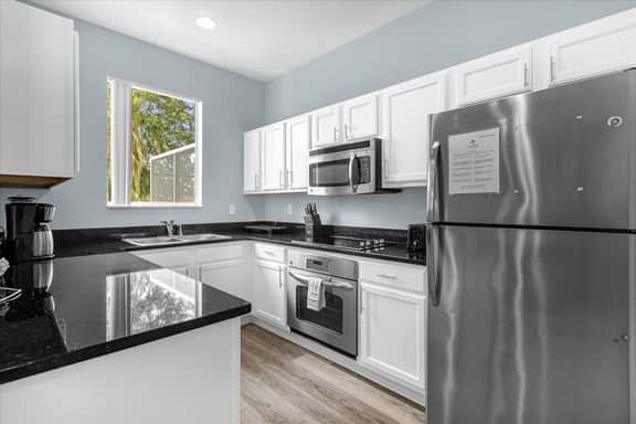 3 Bedrooms / 3 Bathrooms / Regal Oaks  (5714 DD)