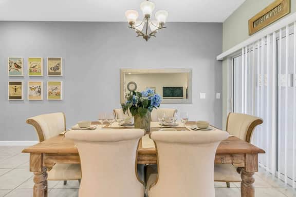 4 Bedrooms / 3 Bathrooms / Storey Lake (4827 CT)