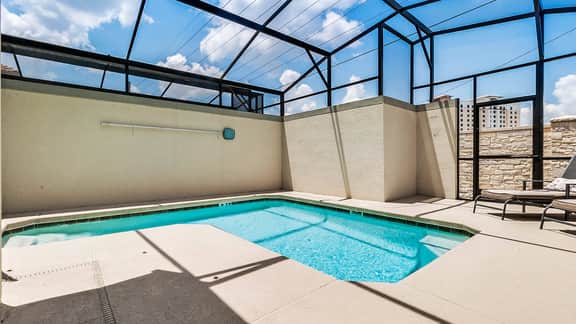 4 Bedrooms / 3 Bathrooms / Storey Lake (4925 WA)