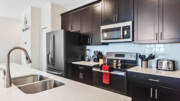 4 Bedrooms / 3 Bathrooms / Storey Lake (4925 WA)