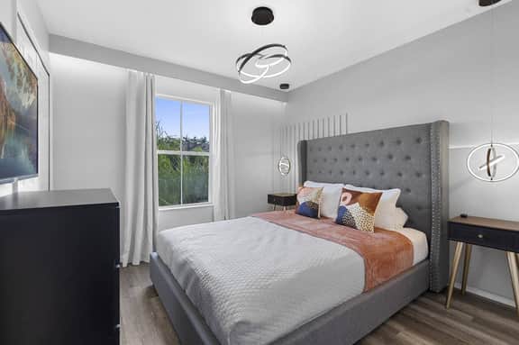 4 Bedrooms/ 3 Bathrooms/ Regal Palms (2725 CA)