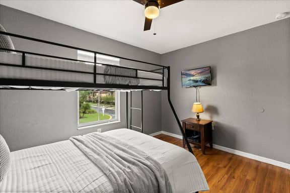 4 Bedrooms/ 3.5 Bathrooms / Regal Palms (203 LM)