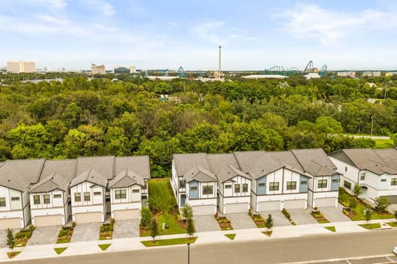 5 Bedrooms/ 5 Baths/ Paradiso Grande (10299 ET)