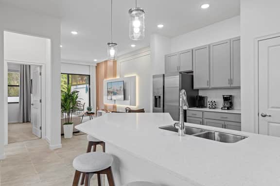 5 Bedrooms/5 Bathrooms/ Paradiso Grande (10473 ET)