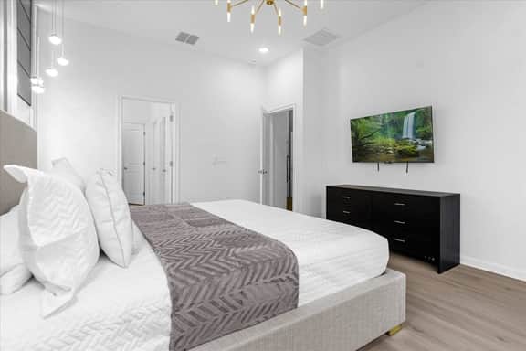 10 Bedrooms/ 9 Bathrooms/ Paradiso Grande (6098HS)