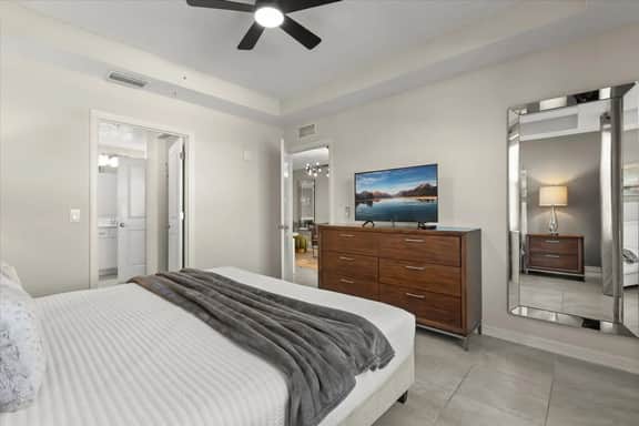 2 Bedrooms/ 2 Bathrooms/ Storey Lake (4731-204CT)
