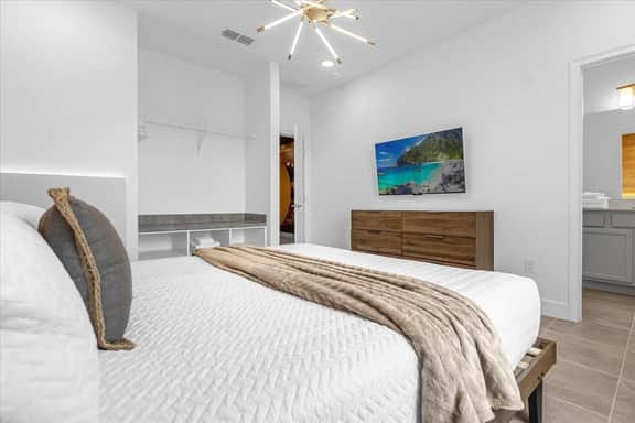 15 Bedrooms/15 Bathrooms/ Paradiso Grande (6313SS)