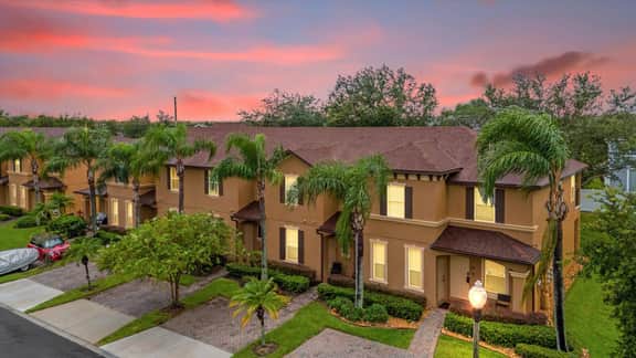 4 Bedrooms/ 3 Bathrooms/ Regal Palms (814 CA)