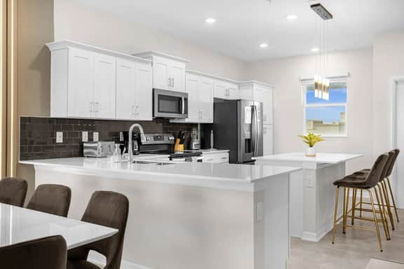 2 Bedrooms/ 2 Bathrooms/ Storey Lake (3151-404)