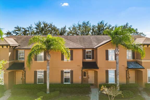 4 Bedrooms/ 3 Bathrooms / Regal Palms (4224 CA)