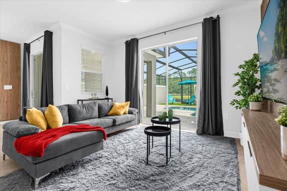 4 Bedrooms/ 3 Bathrooms/ Storey Lake (2625 RT)