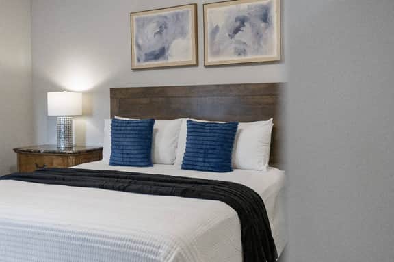 3 Bedrooms / 3 Bathrooms / Reunion (7602-201CC)