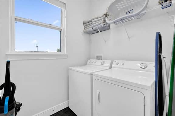 5 Bedrooms / 5.5 Bathrooms / Reunion (701GB)