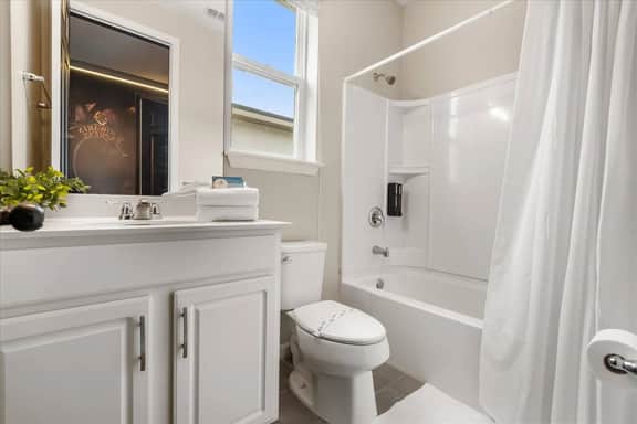 7 Bedrooms / 6.5 Bathrooms / Solara (1604 HG)