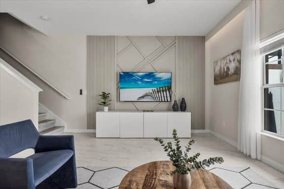 5 Bedrooms / 4 Bathrooms / Storey Lake (3101 PP)