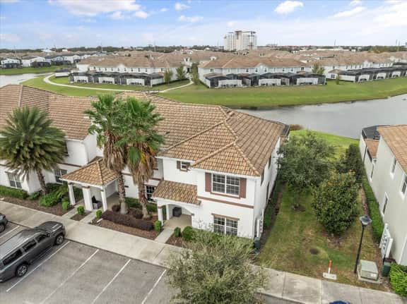5 Bedrooms / 4 Bathrooms / Storey Lake (3101 PP)