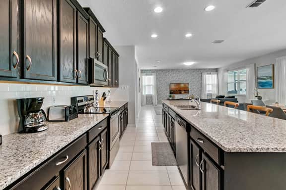 5 Bedrooms / 5.5 Bathrooms / Solara (1760 SP)