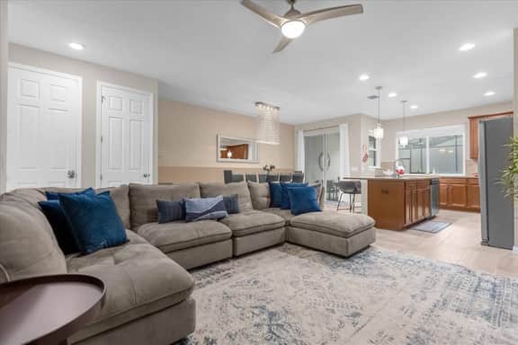4 Bedrooms / 4.5 Bathrooms / Solara (1568 CP)