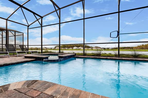 6 Bedrooms / 6 Bathrooms / Storey Lake (2851 BD)