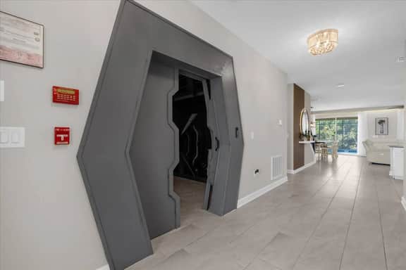 9 Bedrooms / 5 Bathrooms / Storey Lake (2877 SC)
