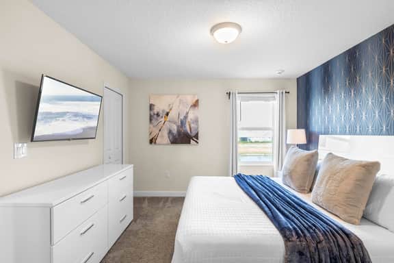 9 Bedrooms/ 5 Bathrooms/ Storey Lake (2885 SC)