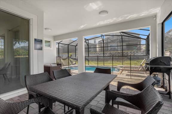 6 Bedrooms / 4.5 Bathrooms / Solara (1824 SP)