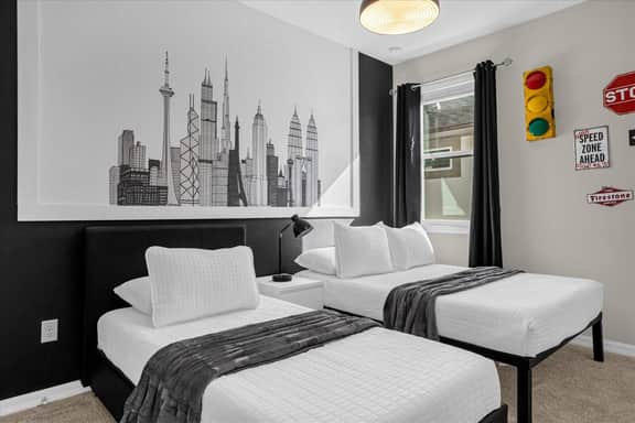 6 Bedrooms / 4.5 Bathrooms / Solara (1824 SP)